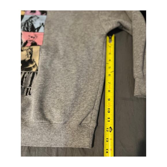 Taylor Swift The Eras Tour Sweatshirt Women’s Medium – Official Concert Merch - Picture 5 of 8